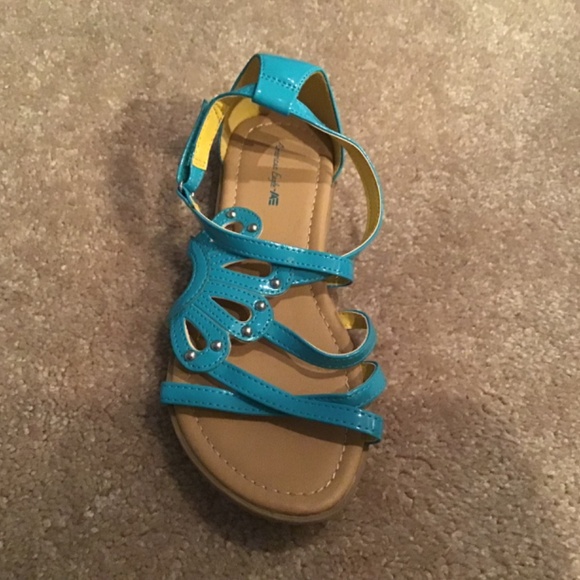 Girls Sandals - Picture 3 of 6